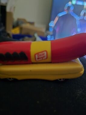 1993 Hot Wheels Oscar Mayer Wienermobile Diecast Car